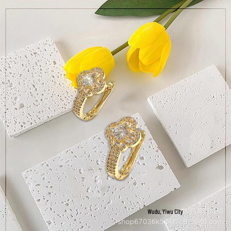 Elegant U-Shaped Zirconia Inlaid Copper Earrings – European & American Style, Autumn/Winter Fashion Copper Inlaid Zirconia Earrings