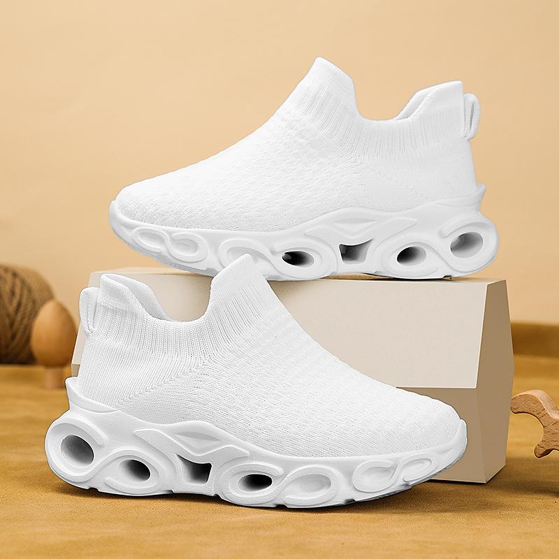 Children's fly-woven sports shoes spring and summer new boys and girls breathable mesh lightweight versatile one-pedal socks shoes
