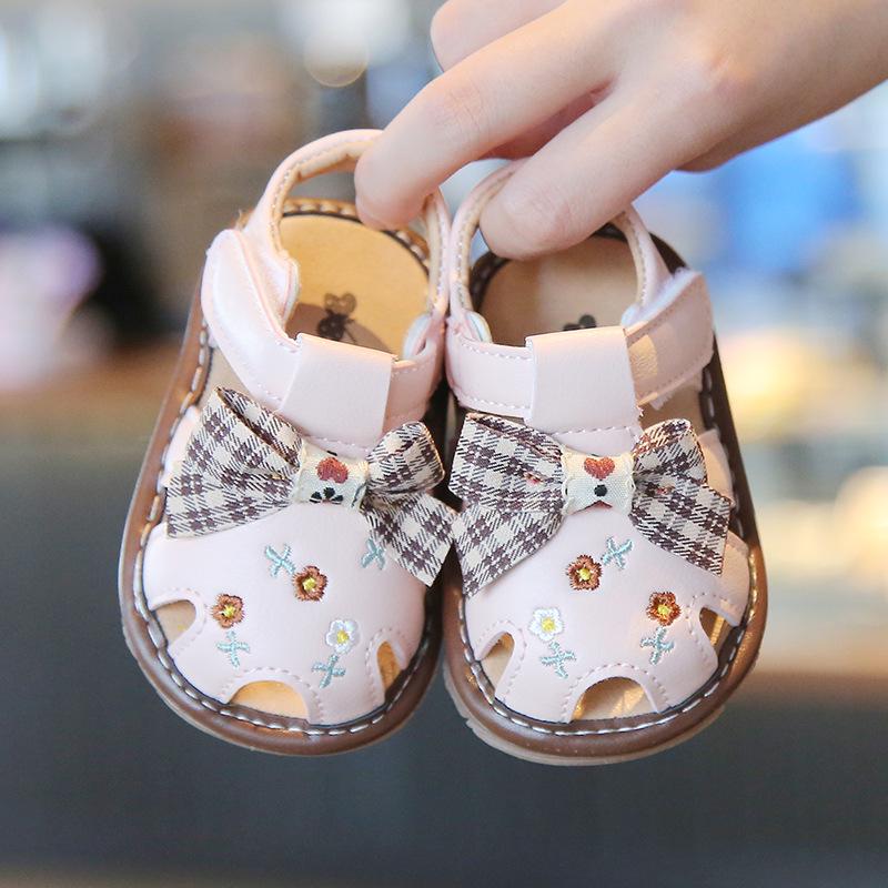 

Летние детские сандалии с пищалкой, на липучке и с бантом для девочки - Обувь для первых шагов 11.0 cm розовый