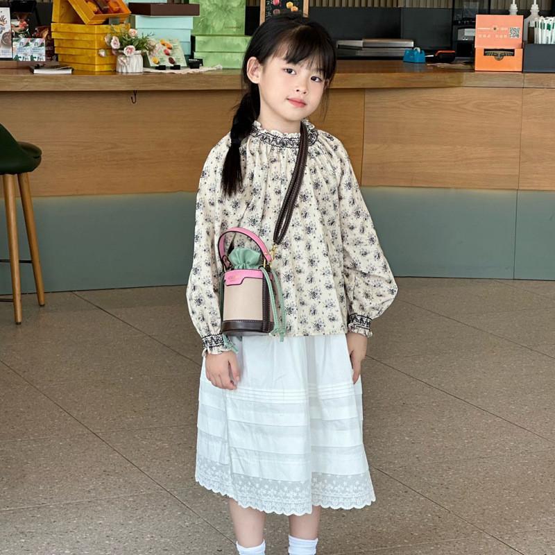 Stylish Princess Mini Bucket Bag For Kids In Trendy Color Block Design