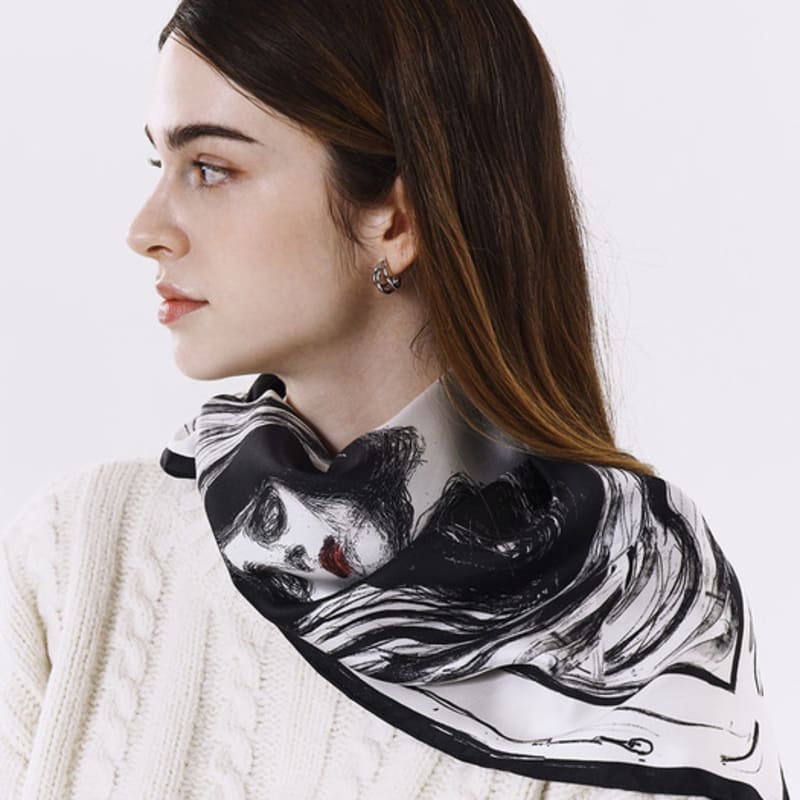 ONSZ Madonna Seidenschal