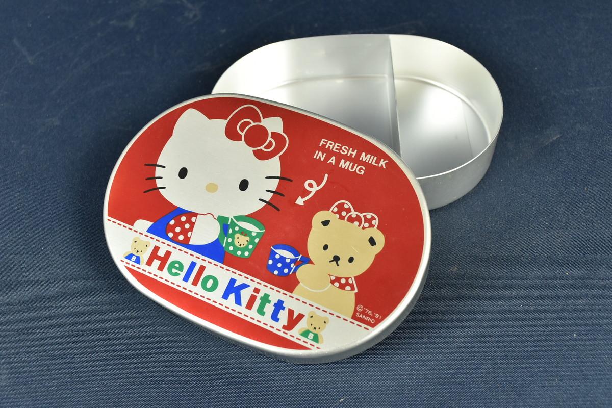 Винтажный алюминиевый ланч-бокс Sanrio Hello Kitty «Свежее молоко в кружке» 1991 г. Япония