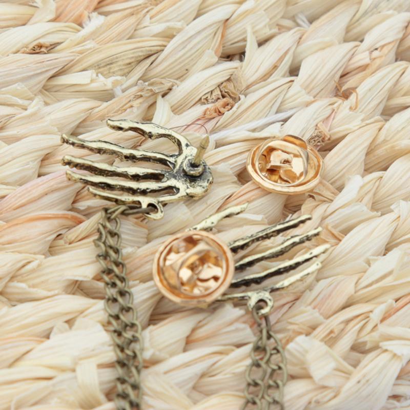 New Brooches Punk Skull Shirt Collar Pins Retro Fashion Men and Women Steampunk Charm Palm Universal Retro Chain Brooch