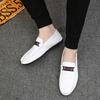 Doudou Herrenschuhe Frühling Britischer Stil weiße Slipper lässige Lederschuhe faul ein Pedal Fahren weichsohlige trendige Schuhe