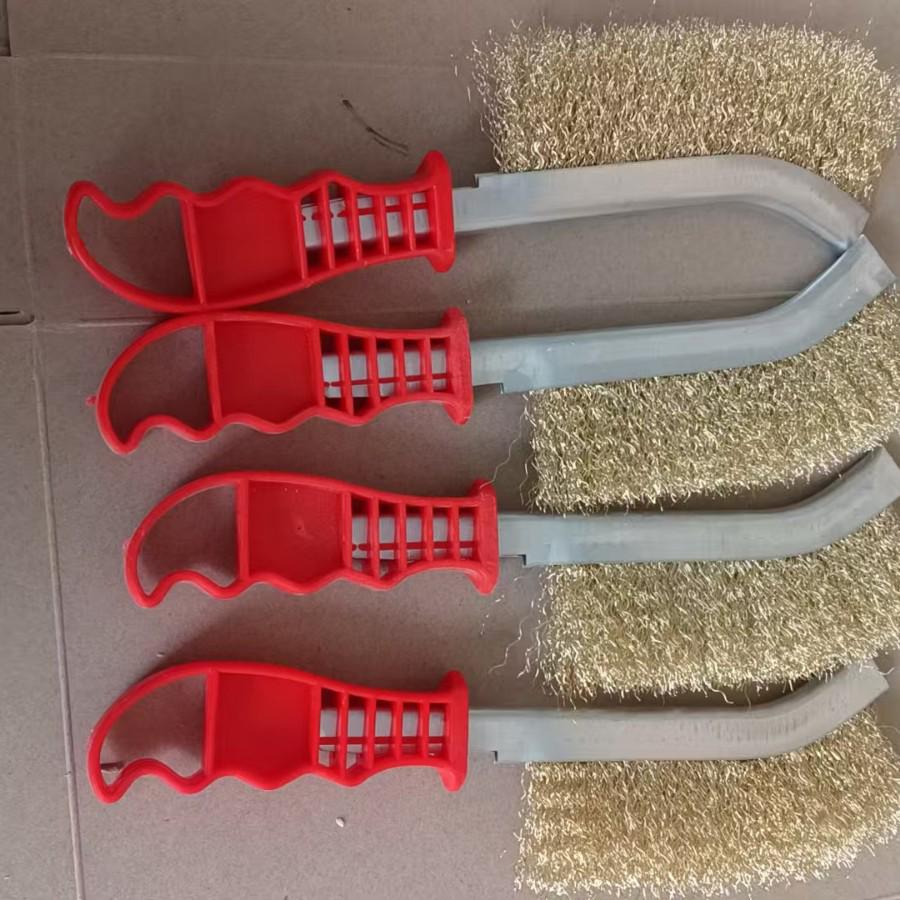Copper-Plated Steel Wire Brush with Plastic Handle - Handheld Rust Removal and BBQ Cleaning Tool