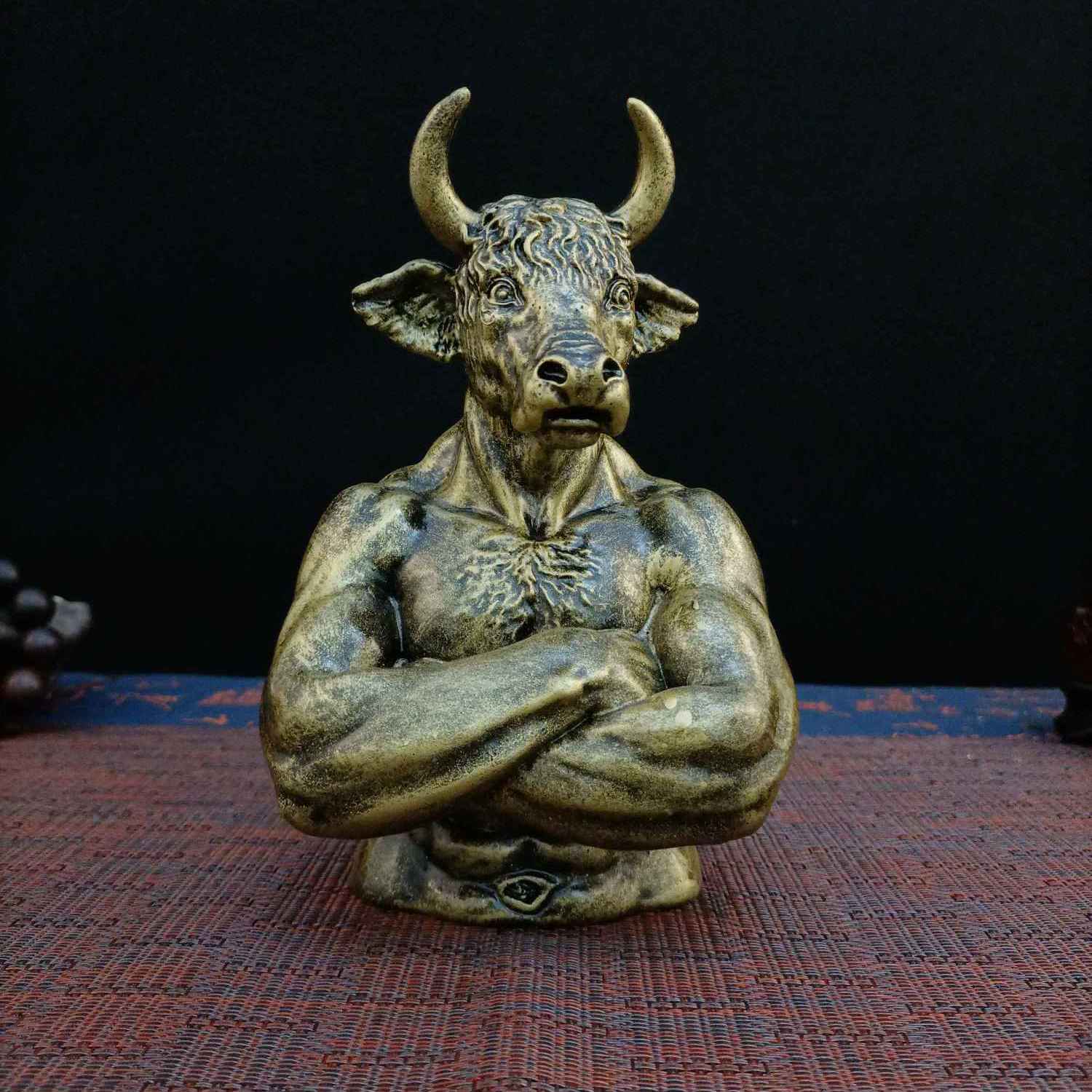 Bronze Bull Head Statue Ornament Charging Stock Market Wall Street Cattle Sculpture Statue Mascot Resin Home Office Decor Gifts