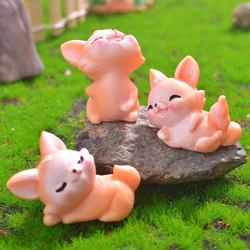 Miniature Fox Figurine for Garden Landscaping, Resin Animal Ornament, Cartoon-Style Decor.