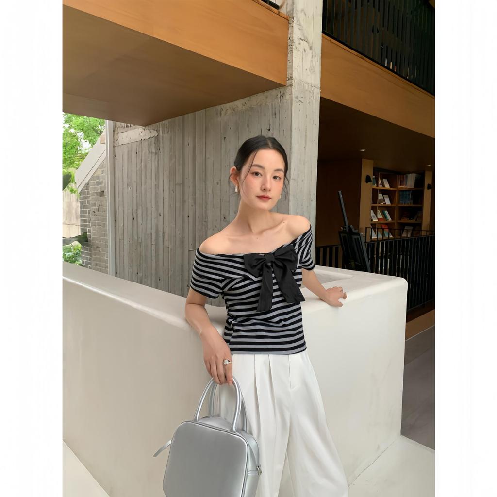Interpret Beauty 2025 Summer French Sweet Off-Shoulder Striped T-Shirt, S5018