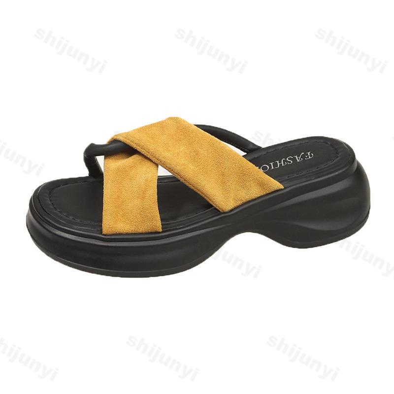 Fashion Beach Casual Slippers 2025 Summer New Fashion Women's Thick Bottom Korean Version Simple Versatile Comfortable Soft sole Sandals