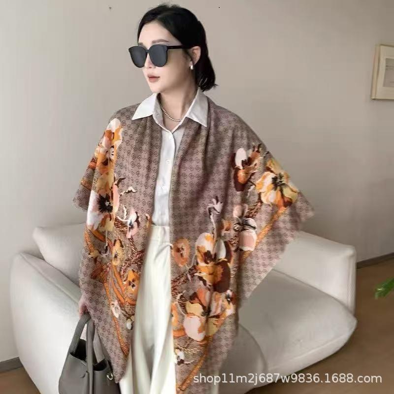 Classic Chain Decor Printed Women S Elegant Versatile Fashion Square Scarf