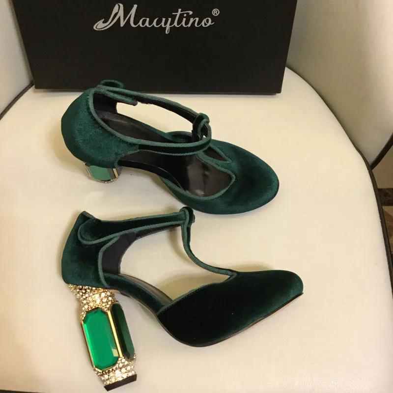 2025 New Velvet Round Toe Women Sandals Gemstone Rhinestone Bling Bling Heel Chunky High Heels Shallow Party Stage Shoes