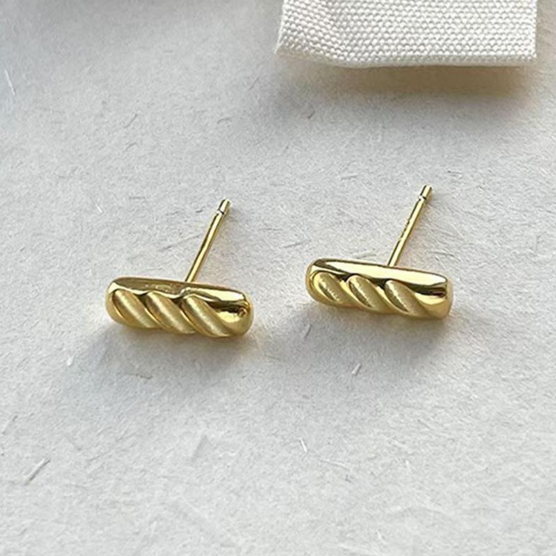 Mini Croissant Stud Earrings For Women Cute Bread Earrings Classic Fine Jewelry Gift