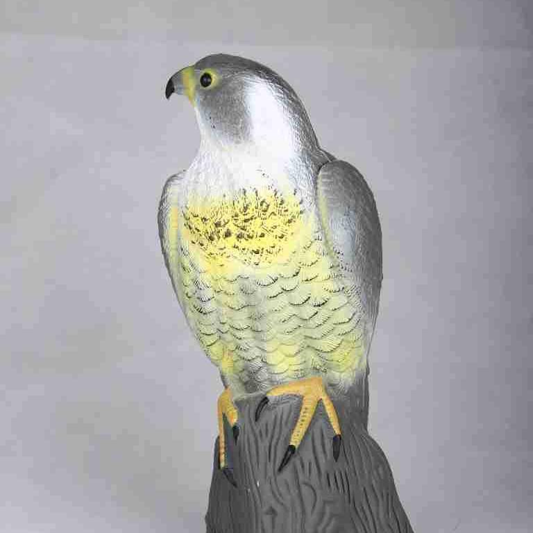 Outdoor Eagle Ornament: Pastoral Bird Repellent Simulation Decoy Model