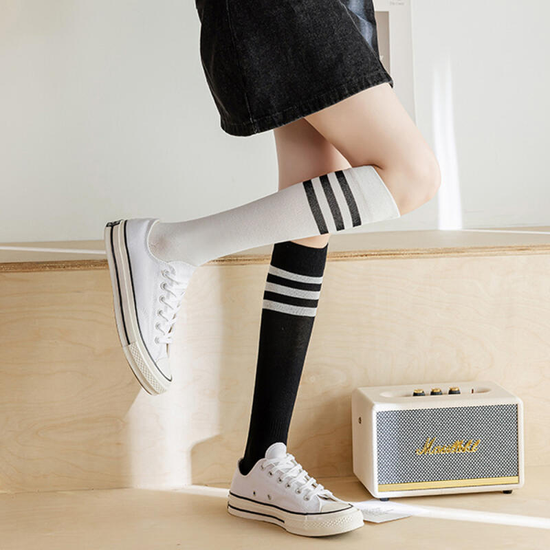 4 pairs of women's sporty 3-line knee socks