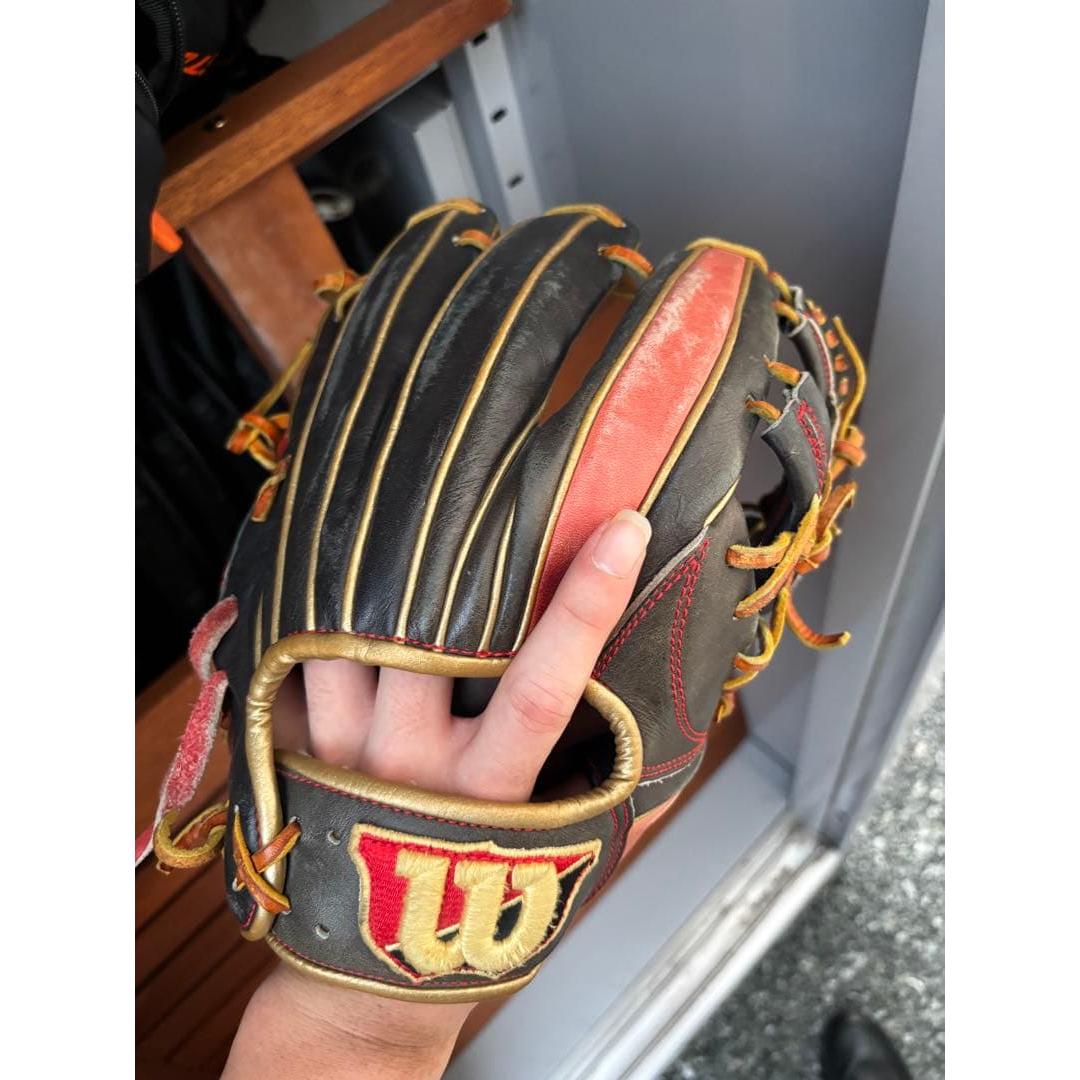 Used Wilson The Wannabe Hero Soft Gloves
