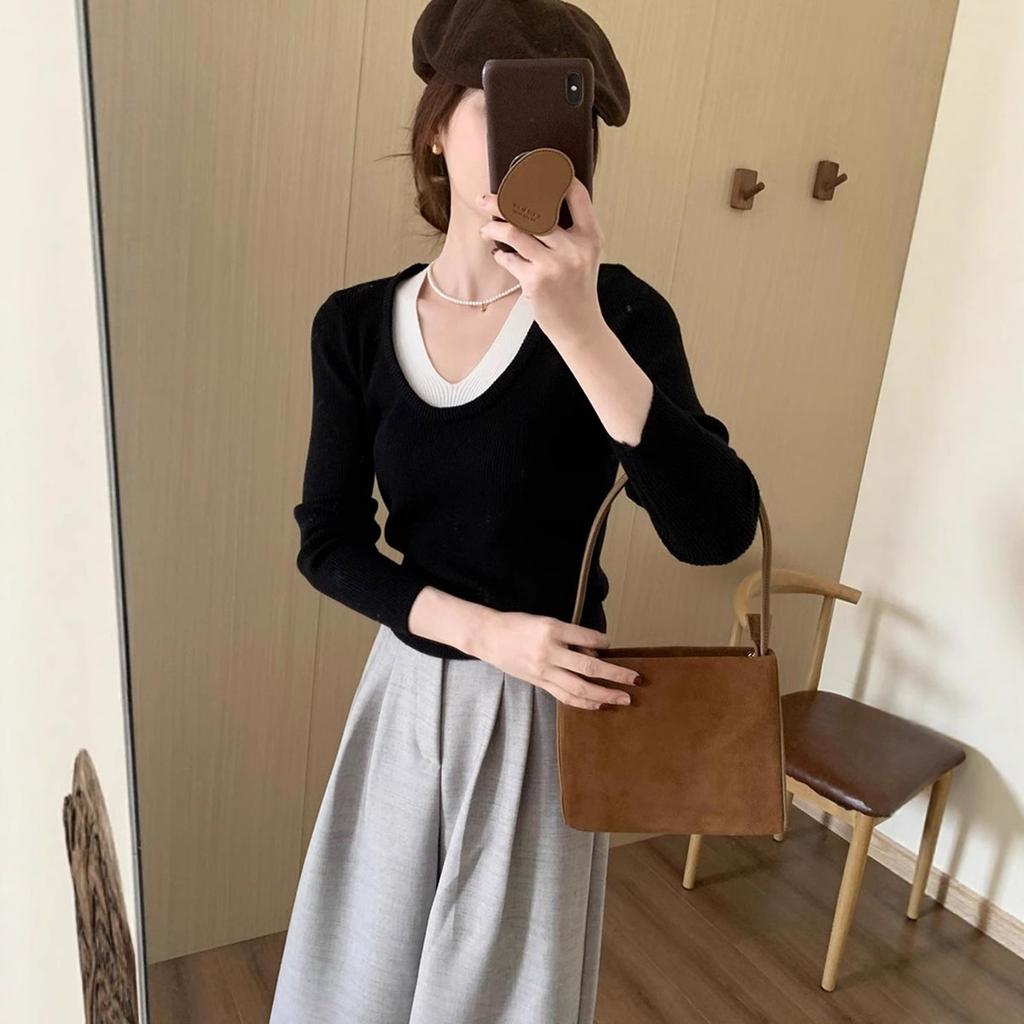 Autumn/Winter Contrastive Color V-neck Long Sleeved Knitted Sweater with Inner Bottom Shirt Color Matching Soft and Comfortable Top Women's Wear