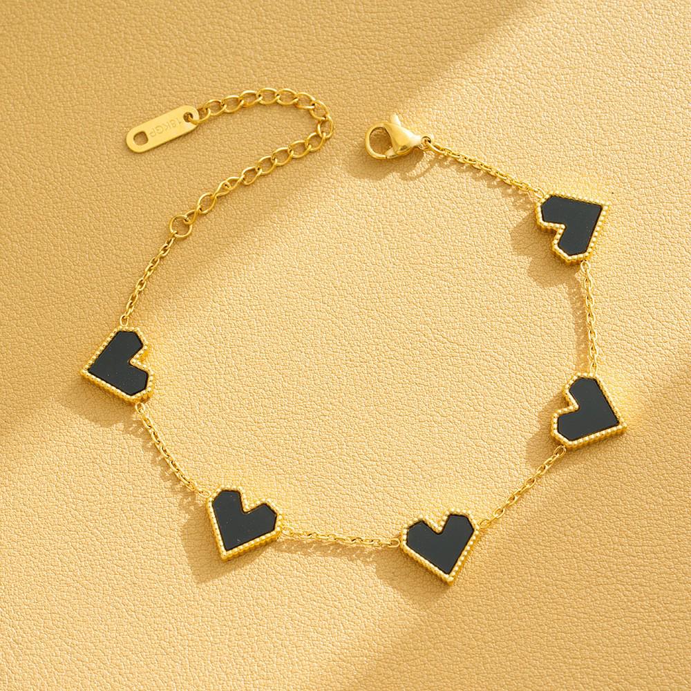 High-End Titanium Steel Four-Leaf Clover Bracelet with Shell Pendant – Durable, Fade-Resistant Design