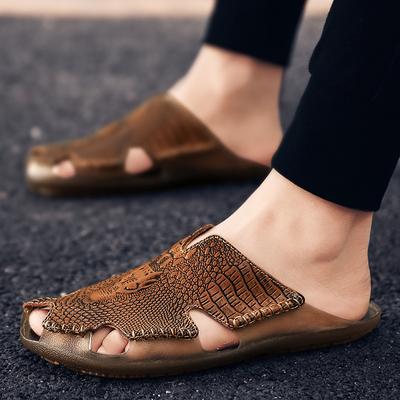 Popular 2025 Summer Large Size Bag Head Casual Slippers Outdoor Men's Foot Cover Soft Bottom Cool Slippers Crocodile Pattern