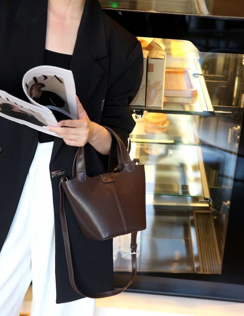 Bags Autumn and Winter New Bucket Bags Vegetable Baskets Women's Bags Genuine Leather Handbags High-end Niche Messenger Bags