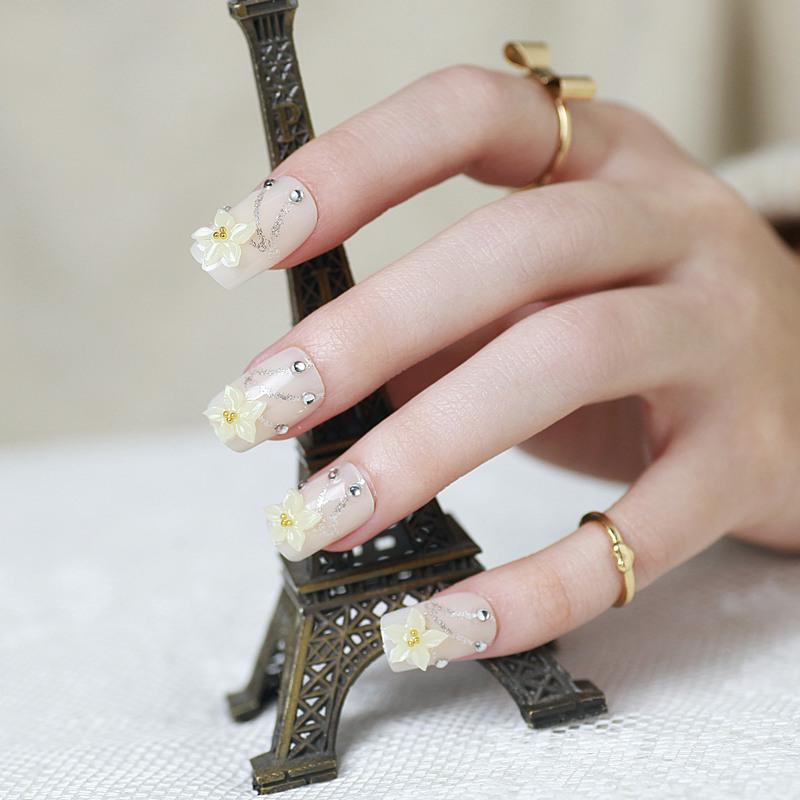 

Bridal False Nail Kit: Removable Wearable Nail Patches and Manicure Tools
