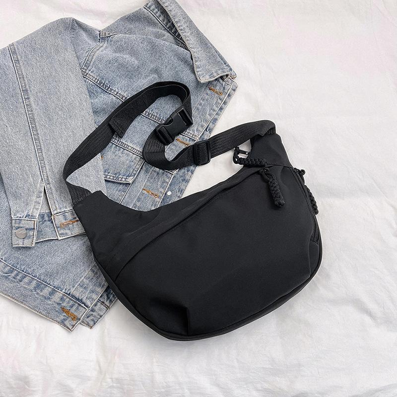 Solid Color Simple Large Capacity Korean Version of Foreign Style Leisure Bag 2025 New Versatile Ins Shoulder Messenger Bag Dumpling Bag