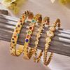 Goldfarbenes Edelstahl-Zirkonia-Waben-Verschluss-Armband - Elegantes, Modisches Design für Damen