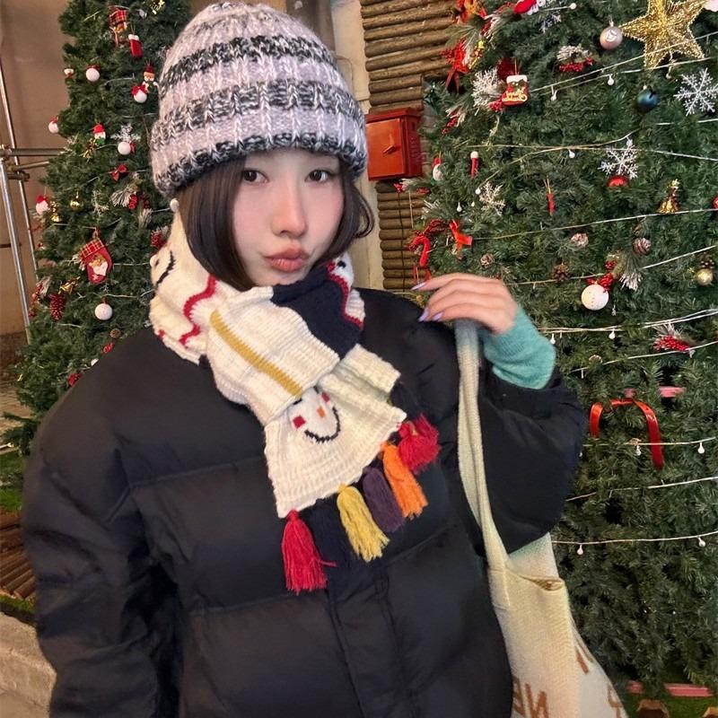 The Atmosphere Is Full! Hand Embroidered Snowman Knitted Scarf for Women's Christmas New Warm and Thickened Student Scarf Tassel