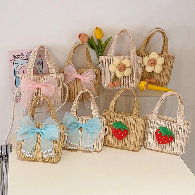 Woven Beach Strawberry Bag Bow Shaped Crossbody Bag Suitable For  Outdoor Travel