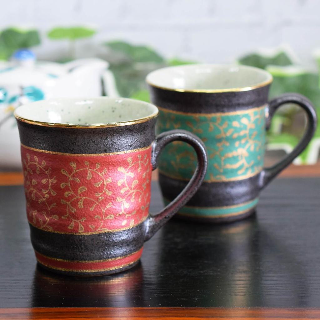 Kutani ware ceramic pair mugs, gold arabesque pattern, AK5-0886