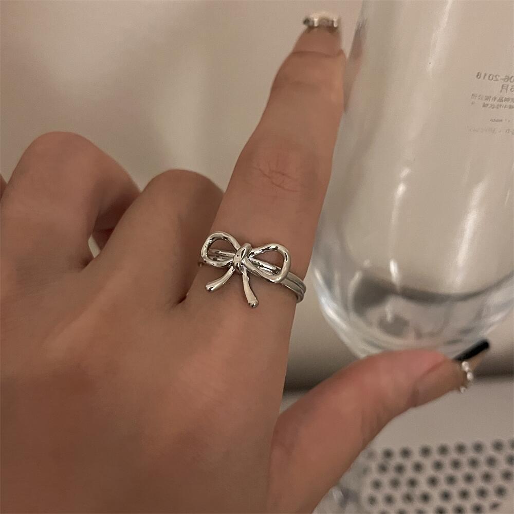 Adjustable Silver Bow Ring - Chic & Unique Design for Women