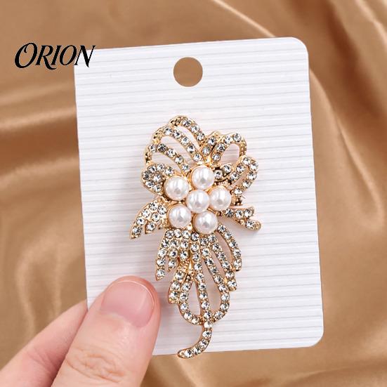 Oxidation Resistant Brooch Faux Pearl Rhinestone Flower Brooch, Electroplating Alloy Lapel Pin for Leaf Women, Sweater Cardigan Coat Business