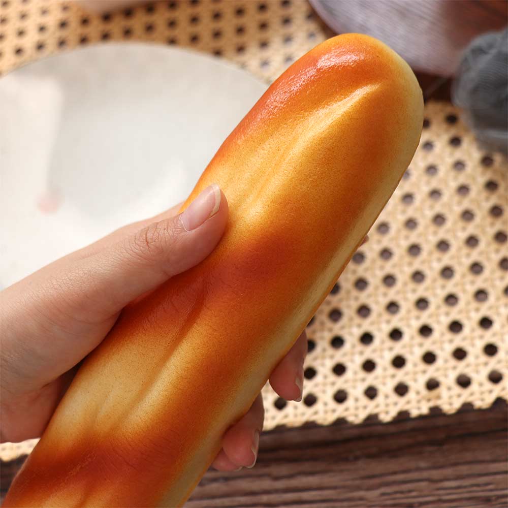Weiches, lebensechtes Simulationsessen, falsches Brot, langes Kuchenmodell, künstliches Brotmodell, Heimdekoration