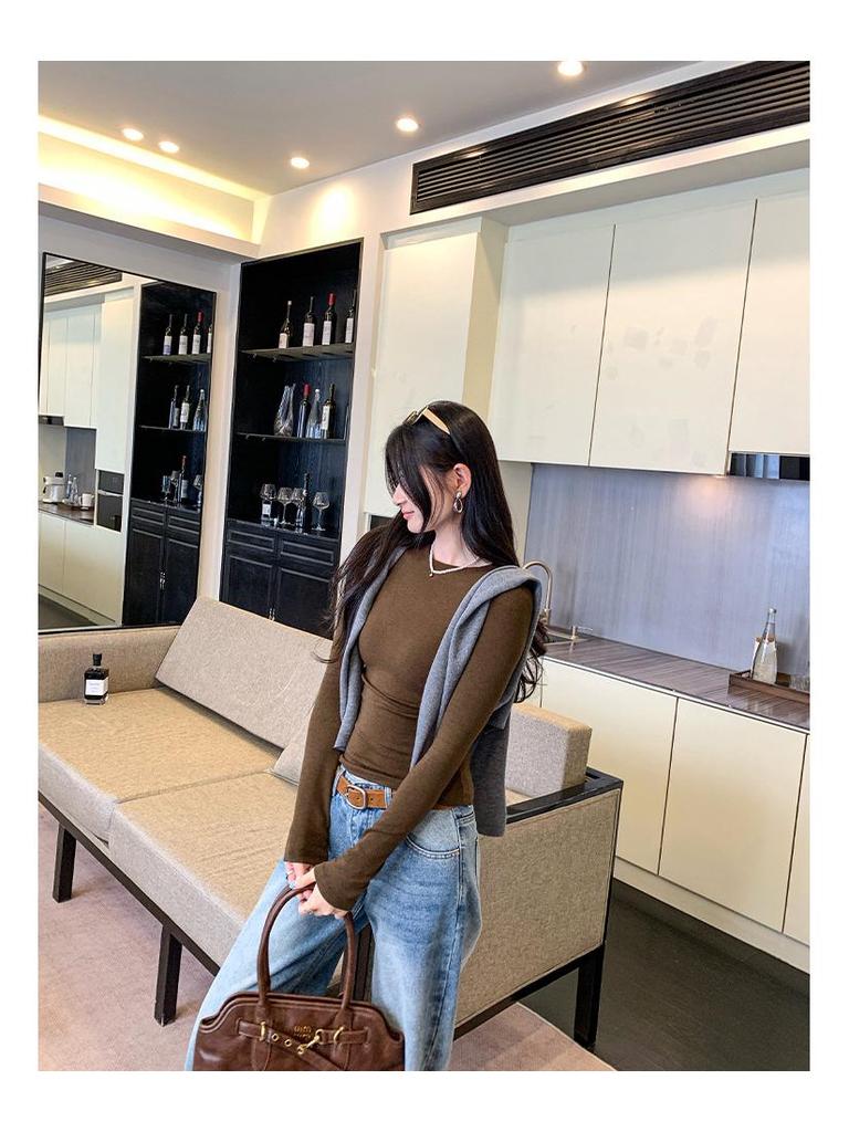 Women's Slimming Gray Crew Neck Long Sleeve T-shirt - Korean Style, Versatile Inner Layer for Autumn/Winter.