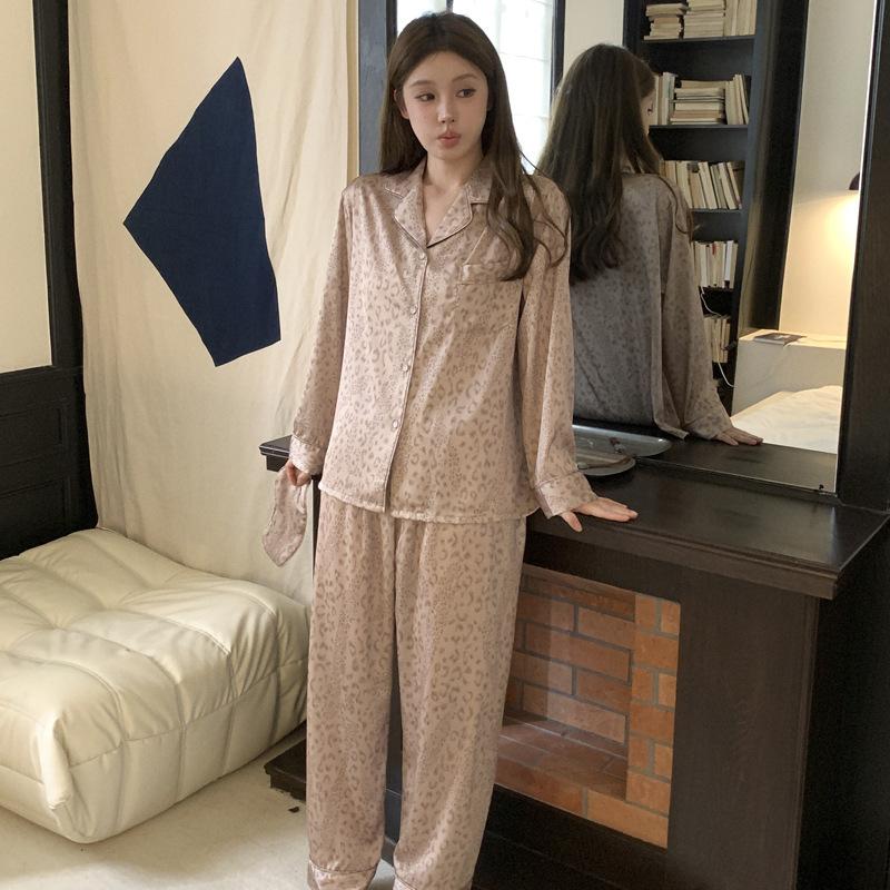 Leopard print ice silk simple casual pajamas women's spring and autumn new long-sleeved large-size loungewear can be worn outside
