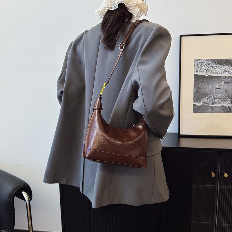 Bags Women's New Spring Fashion Popular Niche Design Shoulder Bag Pillow Bag Crossbody Bag