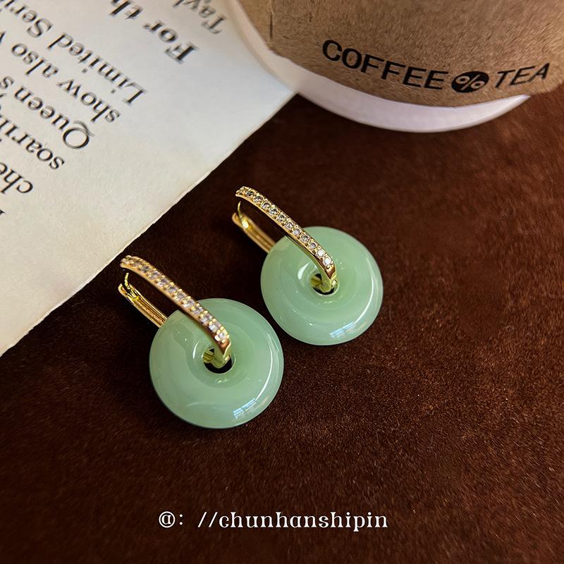 Yang Mi Earrings, Green Agate New Chinese Earrings, National Style, Spring and Summer New Safety Buckle Earrings, Women's