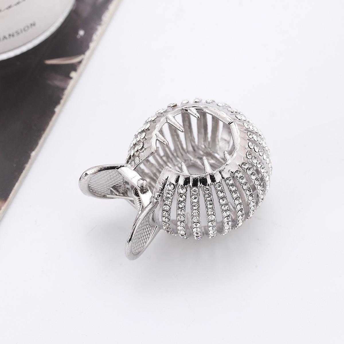 

Round Alloy Ponytail Clip Fashion New Hair Claw Clip Women Personality Anti-Sagging Hair Grip Headwear Accessory for Thick Hair Size fits all срібний