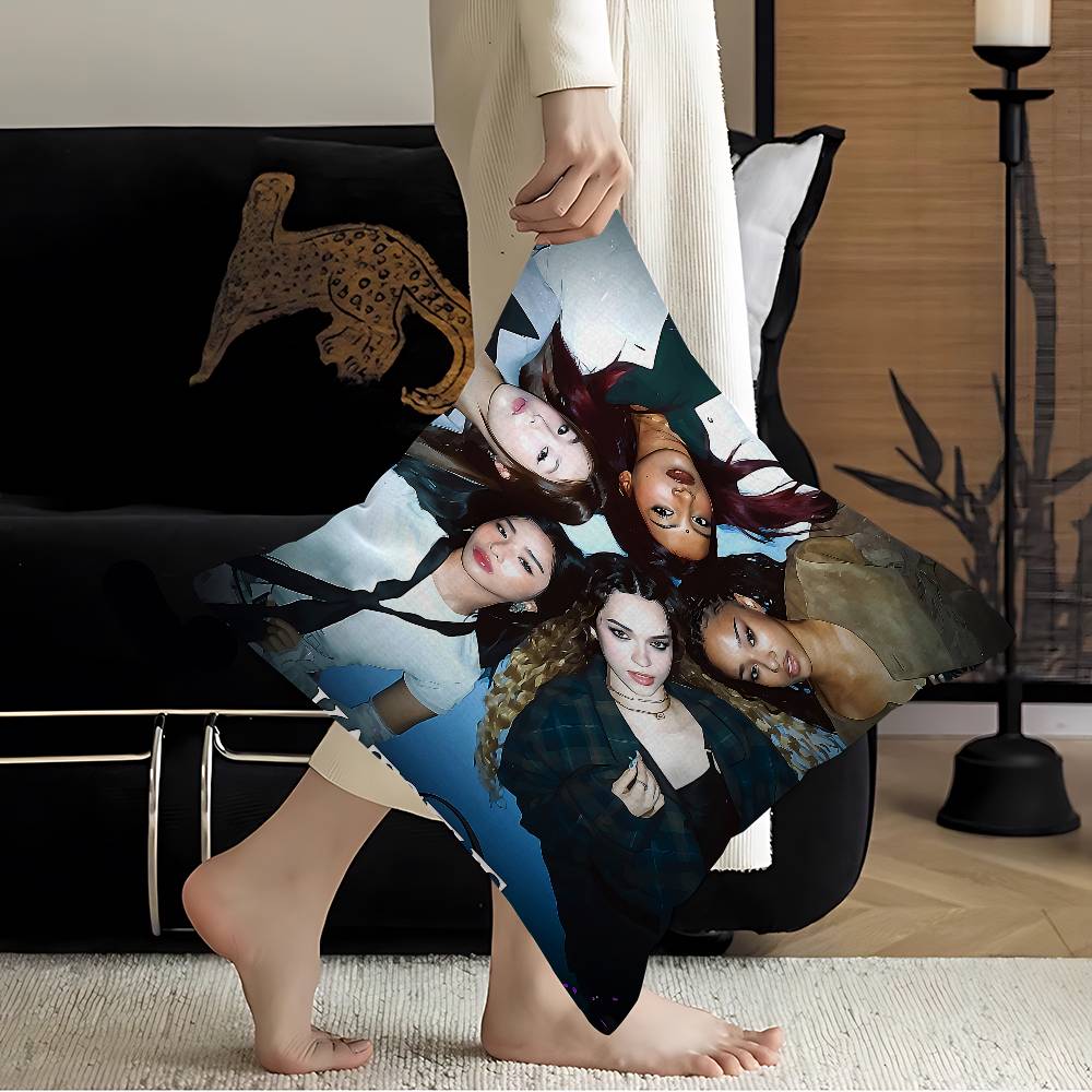 Band K-Katseye Pillow Anime Pillow Sofa Bed Head Pillow Cover Cushion Cover 45X45 Cm Fashion
