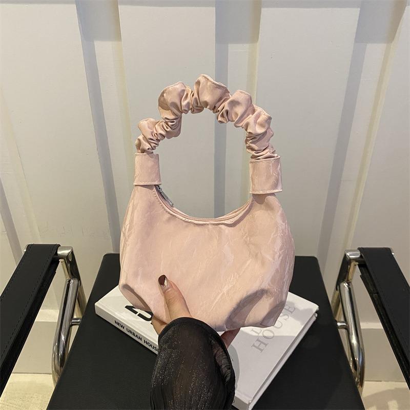 Autumn New Niche Design Fashionable Retro Handbag Casual Simple Small Fresh Crescent Bag