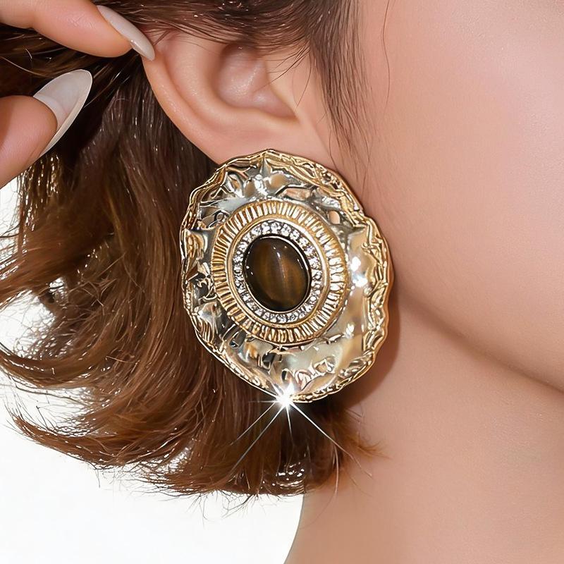 Silver Needle Rhinestone Resin Oval Stud Earrings - Retro High-End, Personalized Metal Style Ear Jewelry for Women
