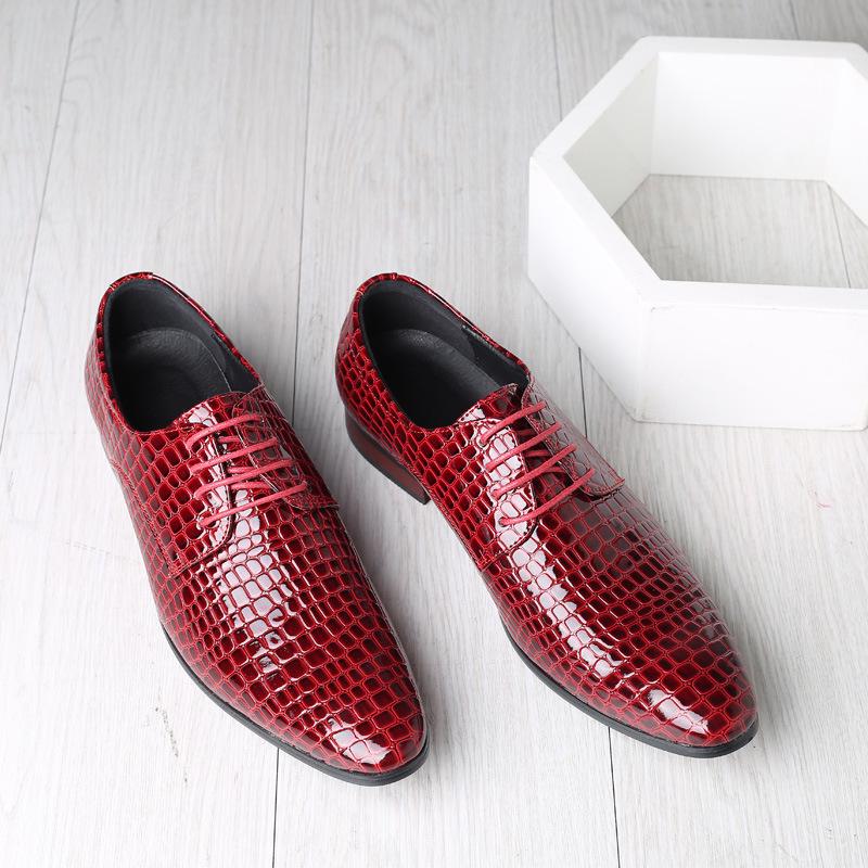 2025 new men's pointed leather shoes hairstylist trend small leather shoes glossy stone pattern British Korean version men's shoes