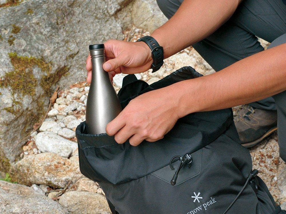 Snow Peak Láhev na saké Titanová TW-540