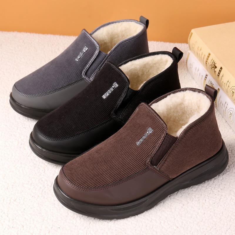 Winter new Beijing cloth shoes fleece thickened light sole soft sole comfortable men's cotton shoes old dad shoes