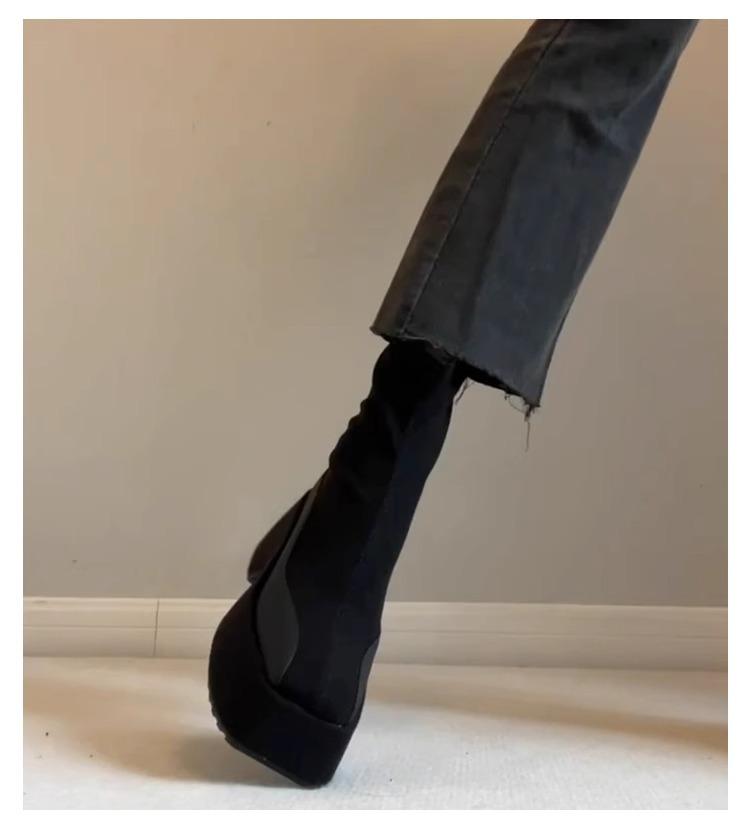 

Маленькие ботинки Мартин на толстой подошве с увеличением высоты женские кожаные ботинки-маффины осенне-зимние новые ботильоны на очень высоком клиновидном каблуке женские 39 чёрный