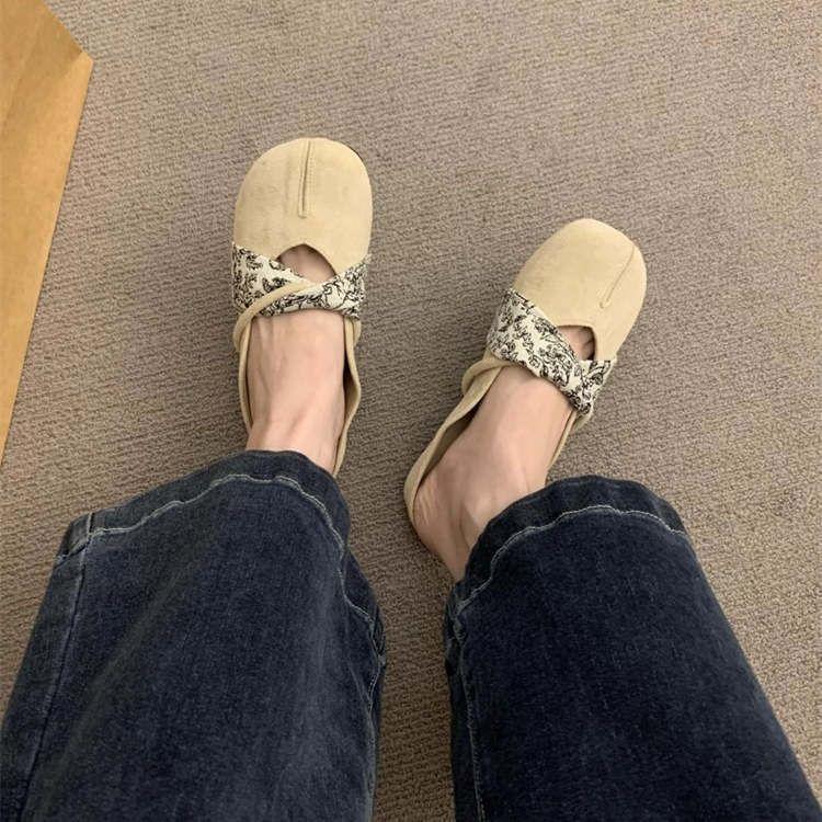 Internet celebrity flat-bottomed bag head half slippers women's summer wear 2025 new French Mary Jane Muller small sandals with skirt