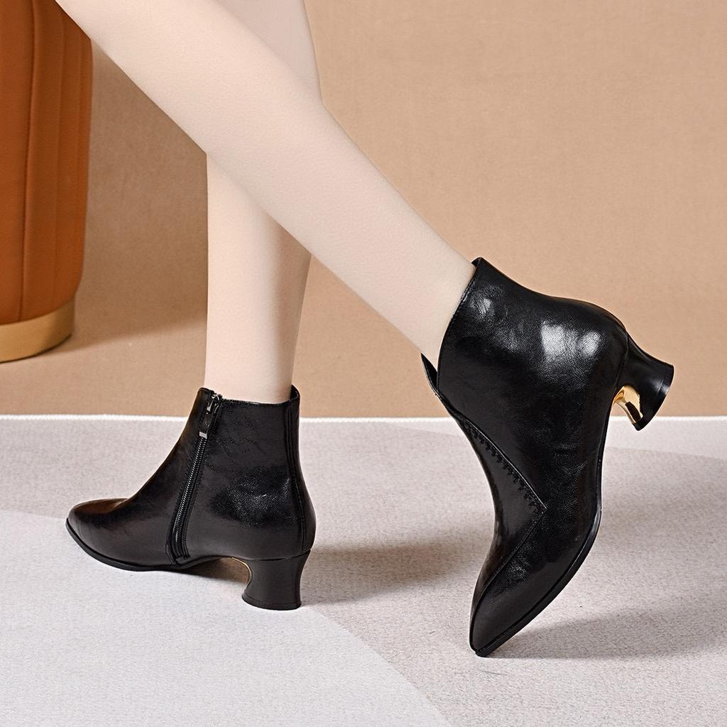 Pointed Short Boots Women's Autumn and Winter New Niche Personality Low-heeled Leather Boots Simple Temperament Cotton Boots Leather Boots