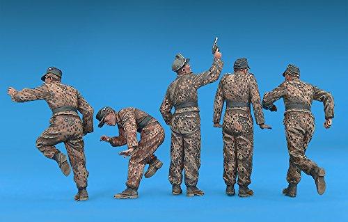 Miniart 1/35 Scale German Tank Crew, France 1944 Special Edition, with Weapons and Equipment, Plastic Model, MA35252