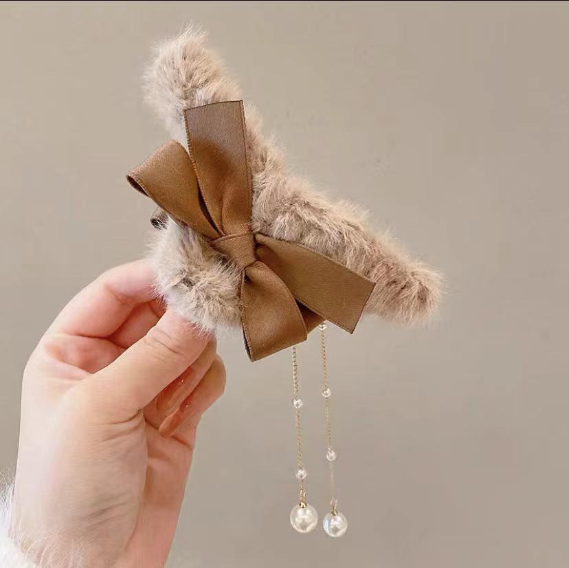 Autumn/Winter Large Pearl Tassel Bow Hair Clip with Plush Shark Design