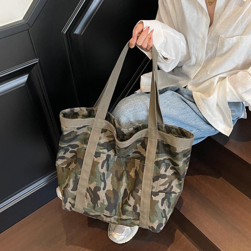 Borsa a Tote in Tela con Stampa Leopardo - Borsa a Spalla di Grande Capacità per Donna, Perfetta per il Tempo Libero o per il Lavoro.