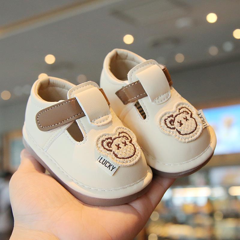 Cartoon Squeaky Soft Sole Baby Shoes with Magic Tape for First Walkers, Non-Slip, for Boys and Girls, Spring & Autumn.